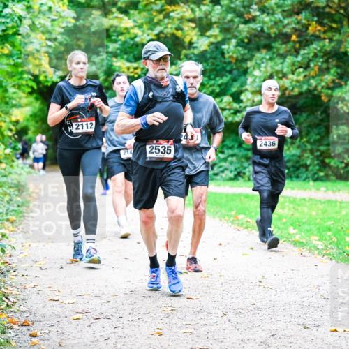 12.10.2025 - Bramfelder Halbmarathon 2025 Dr. Thomas Lammeyer http://msf.ph/oto/9354279 12.10.2025 10:49:46 Laufen 2112, 214, 2535, 2436 meine-sportfotos.de