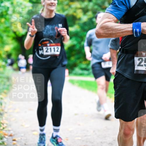 12.10.2025 - Bramfelder Halbmarathon 2025 Dr. Thomas Lammeyer http://msf.ph/oto/9354289 12.10.2025 10:49:47 Laufen 2112, 2535 meine-sportfotos.de