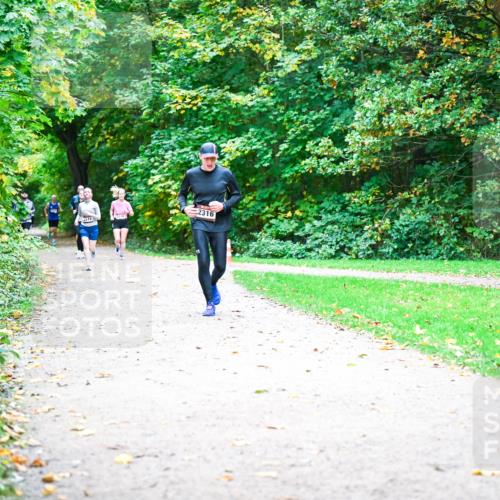 12.10.2025 - Bramfelder Halbmarathon 2025 Dr. Thomas Lammeyer http://msf.ph/oto/9354296 12.10.2025 10:49:49 Laufen 2316, 2172 meine-sportfotos.de