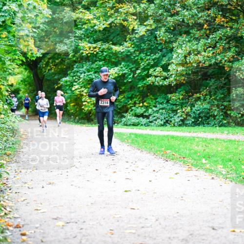 12.10.2025 - Bramfelder Halbmarathon 2025 Dr. Thomas Lammeyer http://msf.ph/oto/9354297 12.10.2025 10:49:49 Laufen 2316, 2172 meine-sportfotos.de