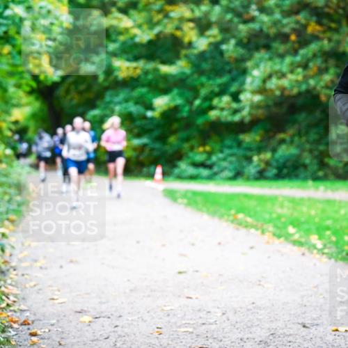 12.10.2025 - Bramfelder Halbmarathon 2025 Dr. Thomas Lammeyer http://msf.ph/oto/9354322 12.10.2025 10:49:52 Laufen 2316 meine-sportfotos.de