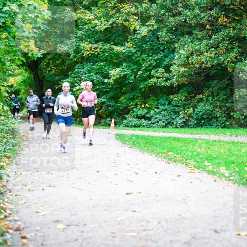 12.10.2025 - Bramfelder Halbmarathon 2025 Dr. Thomas Lammeyer http://msf.ph/oto/9354324 12.10.2025 10:49:53 Laufen 2105, 2172, 2178 meine-sportfotos.de