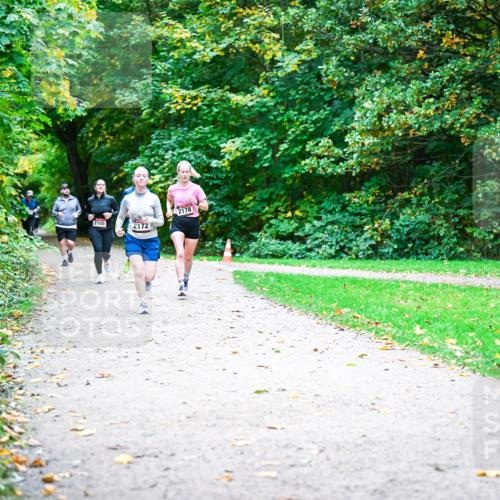 12.10.2025 - Bramfelder Halbmarathon 2025 Dr. Thomas Lammeyer http://msf.ph/oto/9354326 12.10.2025 10:49:53 Laufen 2105, 2172, 2178 meine-sportfotos.de