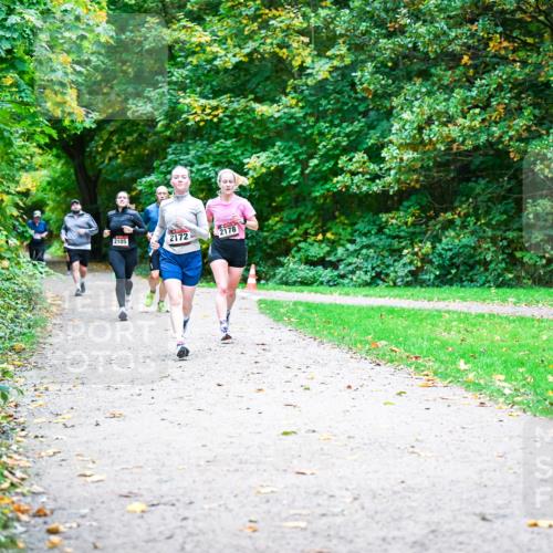 12.10.2025 - Bramfelder Halbmarathon 2025 Dr. Thomas Lammeyer http://msf.ph/oto/9354331 12.10.2025 10:49:54 Laufen 2105, 2172, 2178 meine-sportfotos.de