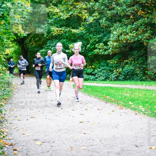 12.10.2025 - Bramfelder Halbmarathon 2025 Dr. Thomas Lammeyer http://msf.ph/oto/9354335 12.10.2025 10:49:55 Laufen 2105, 2172, 2178 meine-sportfotos.de