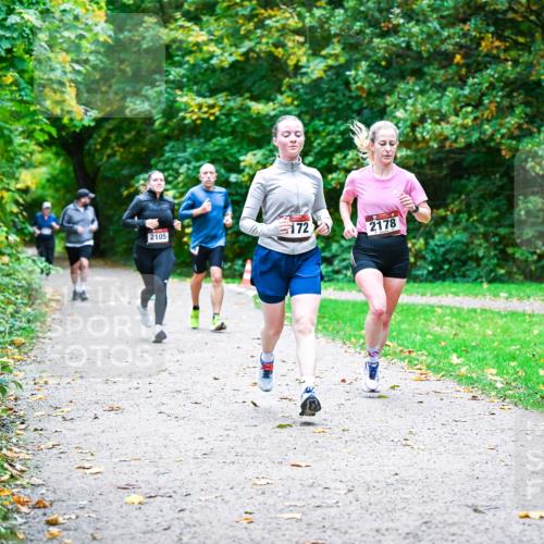 12.10.2025 - Bramfelder Halbmarathon 2025 Dr. Thomas Lammeyer http://msf.ph/oto/9354342 12.10.2025 10:49:56 Laufen 2105, 172, 2178 meine-sportfotos.de