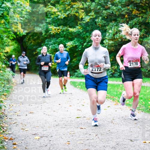 12.10.2025 - Bramfelder Halbmarathon 2025 Dr. Thomas Lammeyer http://msf.ph/oto/9354346 12.10.2025 10:49:56 Laufen 2178, 2105, 2172 meine-sportfotos.de
