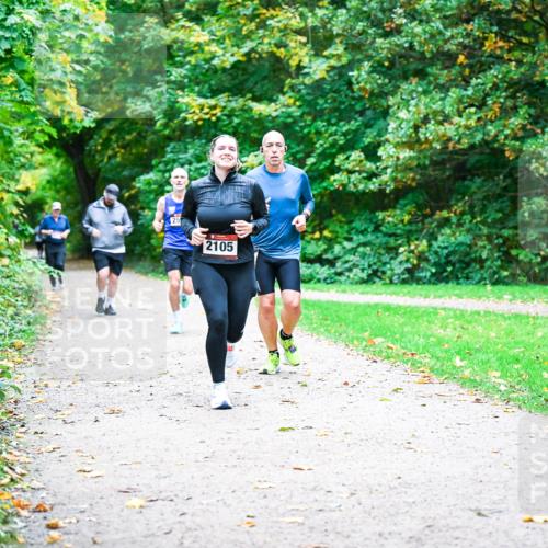 12.10.2025 - Bramfelder Halbmarathon 2025 Dr. Thomas Lammeyer http://msf.ph/oto/9354354 12.10.2025 10:49:58 Laufen 25, 2105 meine-sportfotos.de