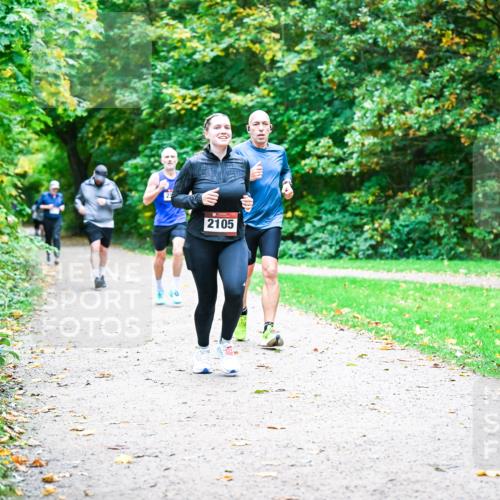 12.10.2025 - Bramfelder Halbmarathon 2025 Dr. Thomas Lammeyer http://msf.ph/oto/9354355 12.10.2025 10:49:58 Laufen 2105 meine-sportfotos.de
