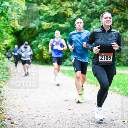 12.10.2025 - Bramfelder Halbmarathon 2025 Dr. Thomas Lammeyer http://msf.ph/oto/9354363 12.10.2025 10:49:59 Laufen 2105 meine-sportfotos.de