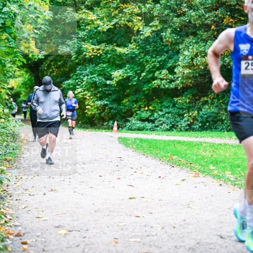 12.10.2025 - Bramfelder Halbmarathon 2025 Dr. Thomas Lammeyer http://msf.ph/oto/9354374 12.10.2025 10:50:01 Laufen 2554 meine-sportfotos.de