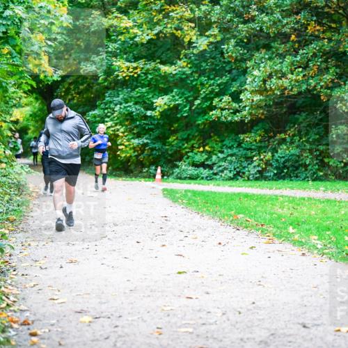 12.10.2025 - Bramfelder Halbmarathon 2025 Dr. Thomas Lammeyer http://msf.ph/oto/9354376 12.10.2025 10:50:01 Laufen 2472 meine-sportfotos.de