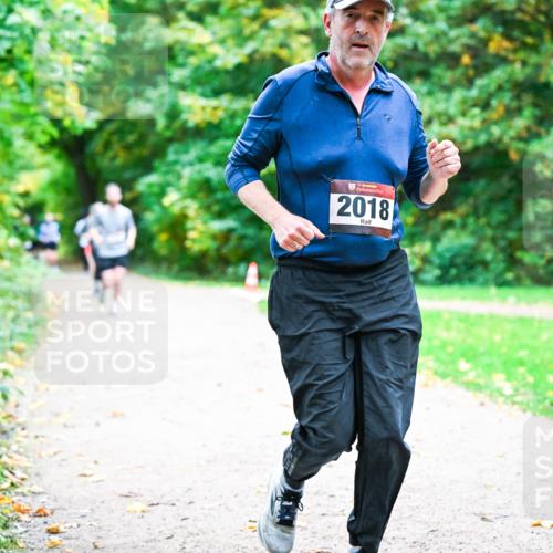 12.10.2025 - Bramfelder Halbmarathon 2025 Dr. Thomas Lammeyer http://msf.ph/oto/9354408 12.10.2025 10:50:09 Laufen 34, 2018 meine-sportfotos.de