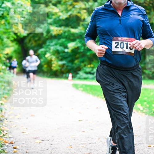 12.10.2025 - Bramfelder Halbmarathon 2025 Dr. Thomas Lammeyer http://msf.ph/oto/9354410 12.10.2025 10:50:09 Laufen 34, 2013 meine-sportfotos.de