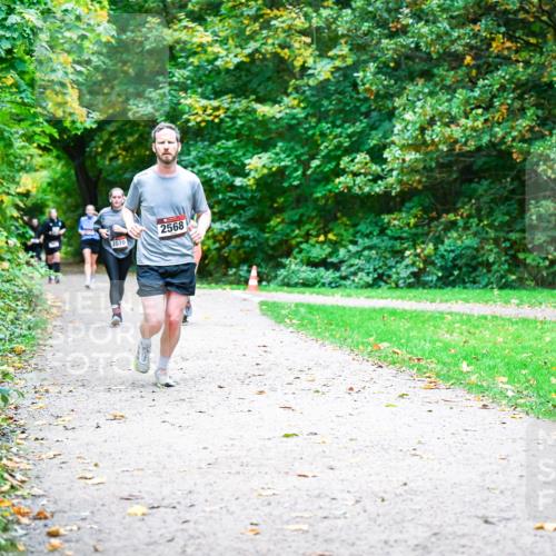 12.10.2025 - Bramfelder Halbmarathon 2025 Dr. Thomas Lammeyer http://msf.ph/oto/9354417 12.10.2025 10:50:12 Laufen 2568 meine-sportfotos.de