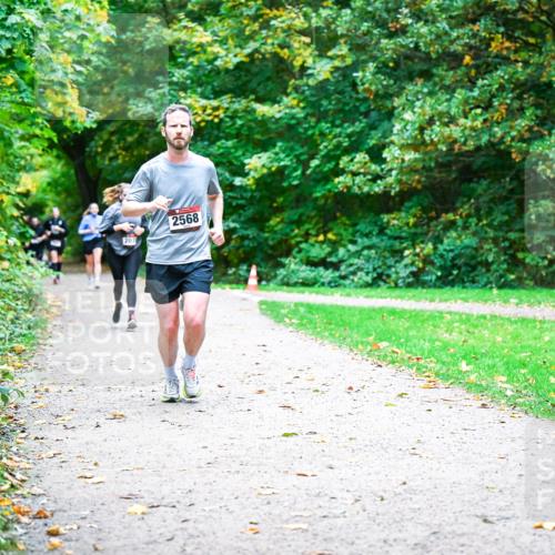 12.10.2025 - Bramfelder Halbmarathon 2025 Dr. Thomas Lammeyer http://msf.ph/oto/9354420 12.10.2025 10:50:13 Laufen 207, 2568 meine-sportfotos.de