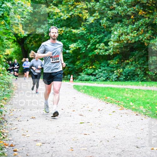 12.10.2025 - Bramfelder Halbmarathon 2025 Dr. Thomas Lammeyer http://msf.ph/oto/9354421 12.10.2025 10:50:13 Laufen 2070, 2568 meine-sportfotos.de