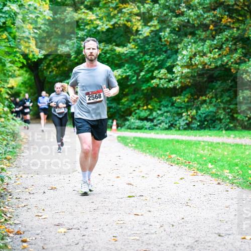 12.10.2025 - Bramfelder Halbmarathon 2025 Dr. Thomas Lammeyer http://msf.ph/oto/9354423 12.10.2025 10:50:13 Laufen 2070, 2568 meine-sportfotos.de