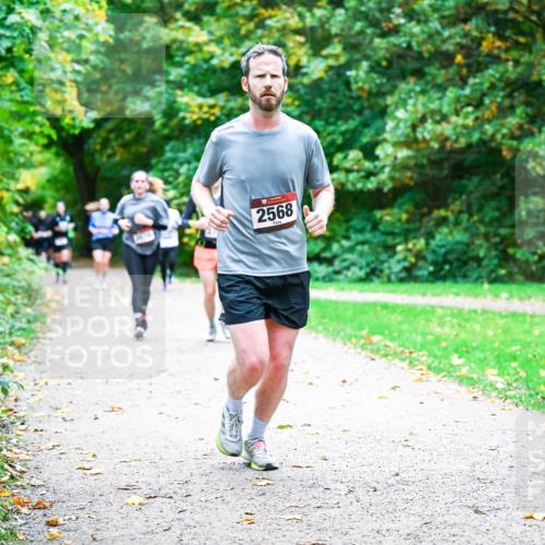 12.10.2025 - Bramfelder Halbmarathon 2025 Dr. Thomas Lammeyer http://msf.ph/oto/9354428 12.10.2025 10:50:14 Laufen 2568 meine-sportfotos.de