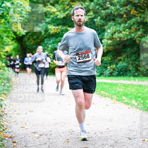12.10.2025 - Bramfelder Halbmarathon 2025 Dr. Thomas Lammeyer http://msf.ph/oto/9354430 12.10.2025 10:50:14 Laufen 2568 meine-sportfotos.de