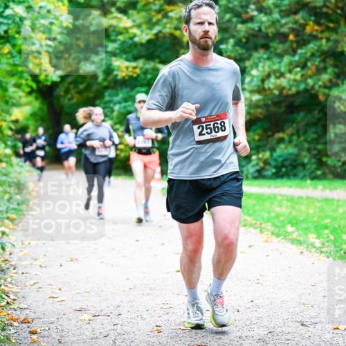 12.10.2025 - Bramfelder Halbmarathon 2025 Dr. Thomas Lammeyer http://msf.ph/oto/9354431 12.10.2025 10:50:14 Laufen 2367, 2568 meine-sportfotos.de
