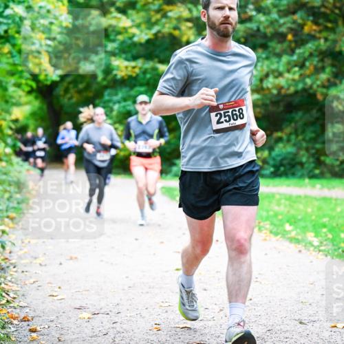 12.10.2025 - Bramfelder Halbmarathon 2025 Dr. Thomas Lammeyer http://msf.ph/oto/9354432 12.10.2025 10:50:14 Laufen 2568 meine-sportfotos.de