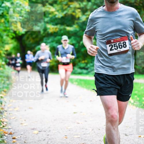 12.10.2025 - Bramfelder Halbmarathon 2025 Dr. Thomas Lammeyer http://msf.ph/oto/9354435 12.10.2025 10:50:15 Laufen 2568 meine-sportfotos.de