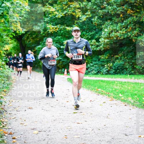 12.10.2025 - Bramfelder Halbmarathon 2025 Dr. Thomas Lammeyer http://msf.ph/oto/9354437 12.10.2025 10:50:15 Laufen 2070, 2397 meine-sportfotos.de