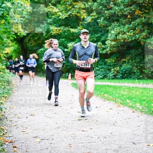 12.10.2025 - Bramfelder Halbmarathon 2025 Dr. Thomas Lammeyer http://msf.ph/oto/9354438 12.10.2025 10:50:16 Laufen 2070, 2397 meine-sportfotos.de