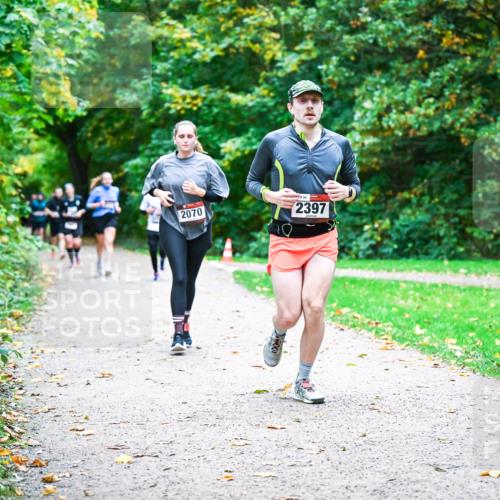 12.10.2025 - Bramfelder Halbmarathon 2025 Dr. Thomas Lammeyer http://msf.ph/oto/9354440 12.10.2025 10:50:16 Laufen 2070, 2397 meine-sportfotos.de