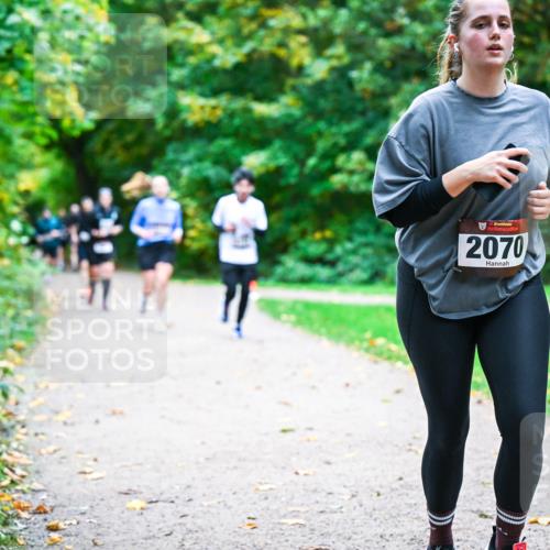 12.10.2025 - Bramfelder Halbmarathon 2025 Dr. Thomas Lammeyer http://msf.ph/oto/9354455 12.10.2025 10:50:18 Laufen 34, 2070 meine-sportfotos.de