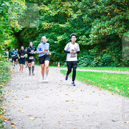 12.10.2025 - Bramfelder Halbmarathon 2025 Dr. Thomas Lammeyer http://msf.ph/oto/9354460 12.10.2025 10:50:20 Laufen 2657, 2002, 2117, 2163 meine-sportfotos.de