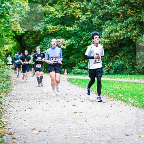 12.10.2025 - Bramfelder Halbmarathon 2025 Dr. Thomas Lammeyer http://msf.ph/oto/9354465 12.10.2025 10:50:20 Laufen 2097, 2002, 2117, 2163 meine-sportfotos.de