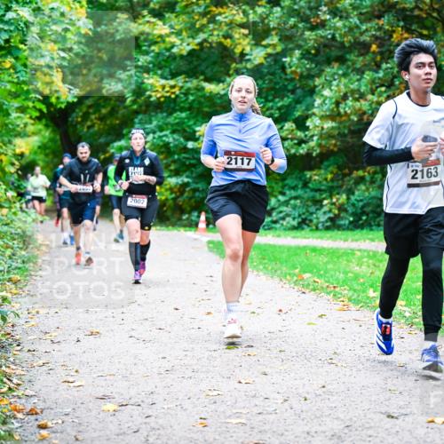 12.10.2025 - Bramfelder Halbmarathon 2025 Dr. Thomas Lammeyer http://msf.ph/oto/9354475 12.10.2025 10:50:22 Laufen 2117, 152, 2163, 2002 meine-sportfotos.de