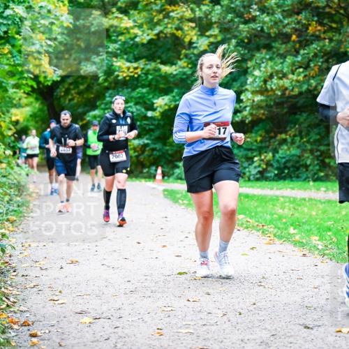 12.10.2025 - Bramfelder Halbmarathon 2025 Dr. Thomas Lammeyer http://msf.ph/oto/9354476 12.10.2025 10:50:22 Laufen 2002, 17, 2163 meine-sportfotos.de