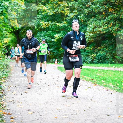 12.10.2025 - Bramfelder Halbmarathon 2025 Dr. Thomas Lammeyer http://msf.ph/oto/9354490 12.10.2025 10:50:24 Laufen 2657, 2002 meine-sportfotos.de
