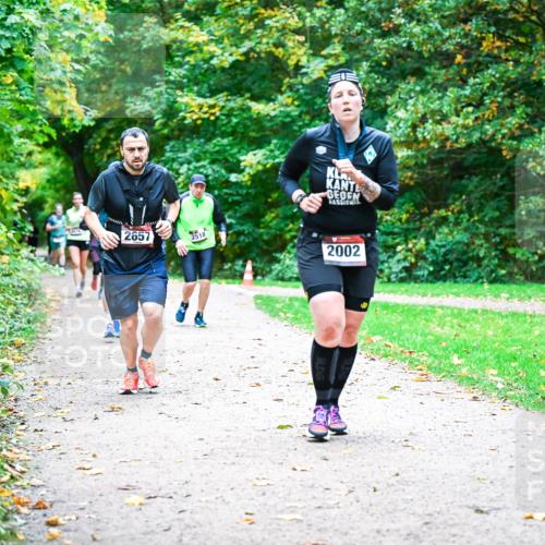 12.10.2025 - Bramfelder Halbmarathon 2025 Dr. Thomas Lammeyer http://msf.ph/oto/9354491 12.10.2025 10:50:25 Laufen 2657, 2518, 2, 2002 meine-sportfotos.de