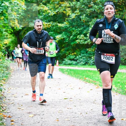 12.10.2025 - Bramfelder Halbmarathon 2025 Dr. Thomas Lammeyer http://msf.ph/oto/9354496 12.10.2025 10:50:25 Laufen 2657, 518, 2002 meine-sportfotos.de