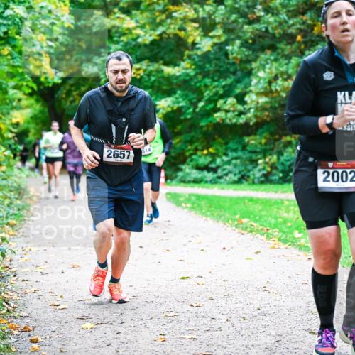 12.10.2025 - Bramfelder Halbmarathon 2025 Dr. Thomas Lammeyer http://msf.ph/oto/9354498 12.10.2025 10:50:26 Laufen 2657, 2002 meine-sportfotos.de