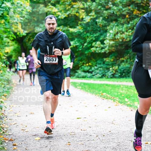 12.10.2025 - Bramfelder Halbmarathon 2025 Dr. Thomas Lammeyer http://msf.ph/oto/9354499 12.10.2025 10:50:26 Laufen 2657, 2002 meine-sportfotos.de