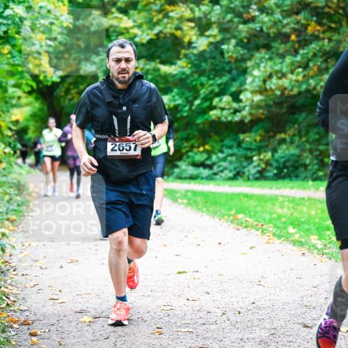 12.10.2025 - Bramfelder Halbmarathon 2025 Dr. Thomas Lammeyer http://msf.ph/oto/9354500 12.10.2025 10:50:26 Laufen 2657, 2002 meine-sportfotos.de