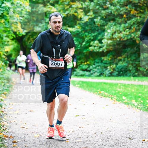 12.10.2025 - Bramfelder Halbmarathon 2025 Dr. Thomas Lammeyer http://msf.ph/oto/9354501 12.10.2025 10:50:26 Laufen 2657, 2002 meine-sportfotos.de