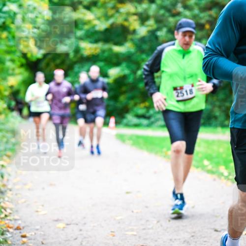 12.10.2025 - Bramfelder Halbmarathon 2025 Dr. Thomas Lammeyer http://msf.ph/oto/9354514 12.10.2025 10:50:28 Laufen 2518, 2 meine-sportfotos.de