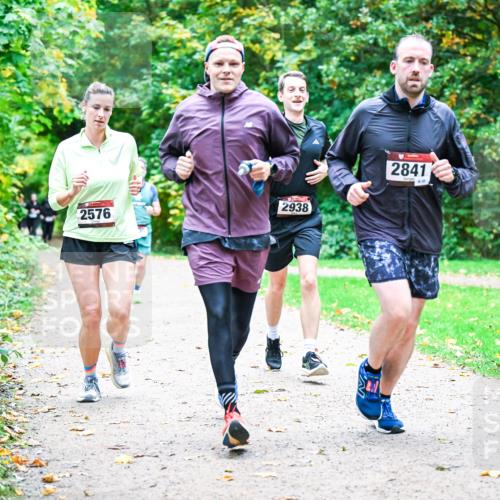 12.10.2025 - Bramfelder Halbmarathon 2025 Dr. Thomas Lammeyer http://msf.ph/oto/9354529 12.10.2025 10:50:31 Laufen 2938, 2576, 2841 meine-sportfotos.de