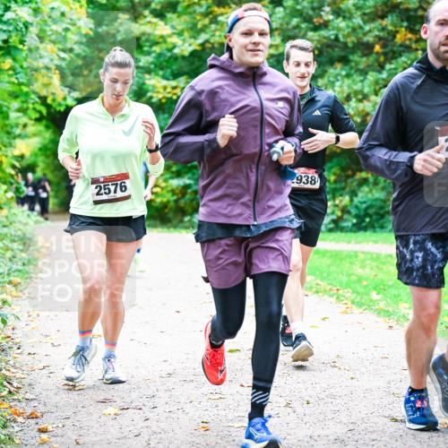 12.10.2025 - Bramfelder Halbmarathon 2025 Dr. Thomas Lammeyer http://msf.ph/oto/9354532 12.10.2025 10:50:32 Laufen 2576, 2841, 938 meine-sportfotos.de