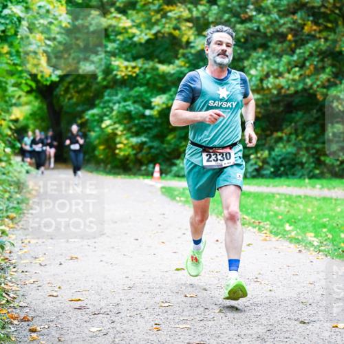 12.10.2025 - Bramfelder Halbmarathon 2025 Dr. Thomas Lammeyer http://msf.ph/oto/9354545 12.10.2025 10:50:35 Laufen 2330, 109 meine-sportfotos.de