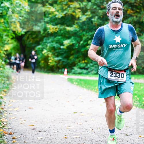 12.10.2025 - Bramfelder Halbmarathon 2025 Dr. Thomas Lammeyer http://msf.ph/oto/9354549 12.10.2025 10:50:35 Laufen 2330, 109 meine-sportfotos.de