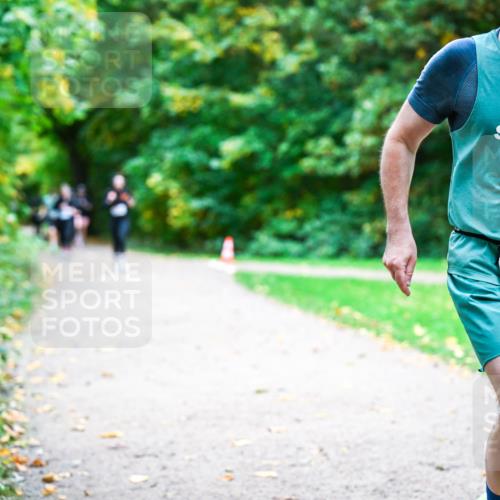 12.10.2025 - Bramfelder Halbmarathon 2025 Dr. Thomas Lammeyer http://msf.ph/oto/9354552 12.10.2025 10:50:36 Laufen 2330, 109 meine-sportfotos.de