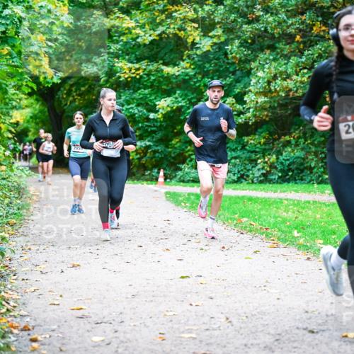12.10.2025 - Bramfelder Halbmarathon 2025 Dr. Thomas Lammeyer http://msf.ph/oto/9354583 12.10.2025 10:50:44 Laufen 205, 204 meine-sportfotos.de