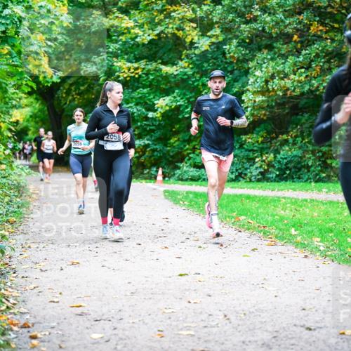 12.10.2025 - Bramfelder Halbmarathon 2025 Dr. Thomas Lammeyer http://msf.ph/oto/9354584 12.10.2025 10:50:44 Laufen 2055, 2058, 204 meine-sportfotos.de